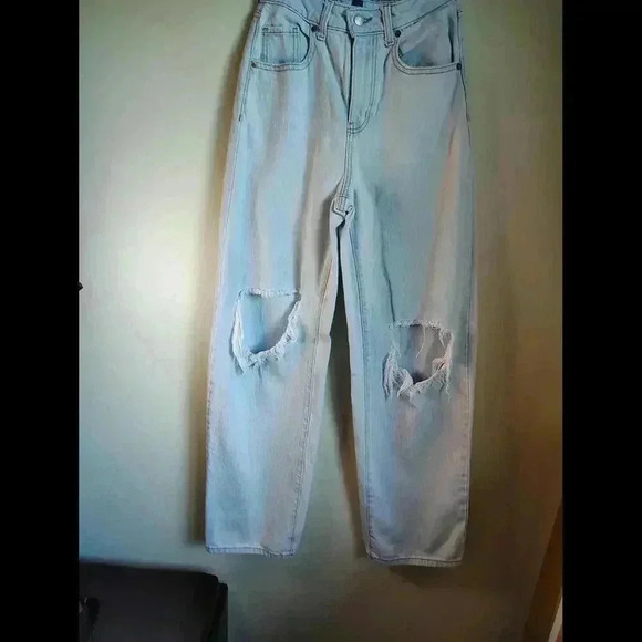Wild Fable size 00 Distressed High waisted Mom Jeans - Light - Picture 1 of 9